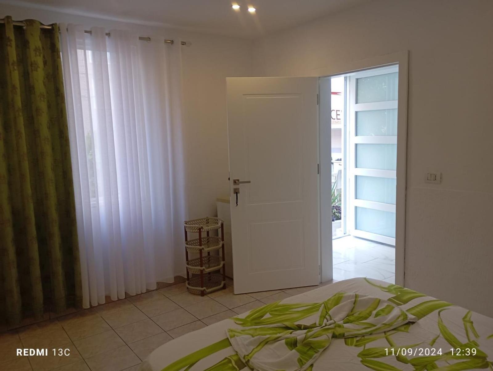 Durres Beach Rooms Екстер'єр фото