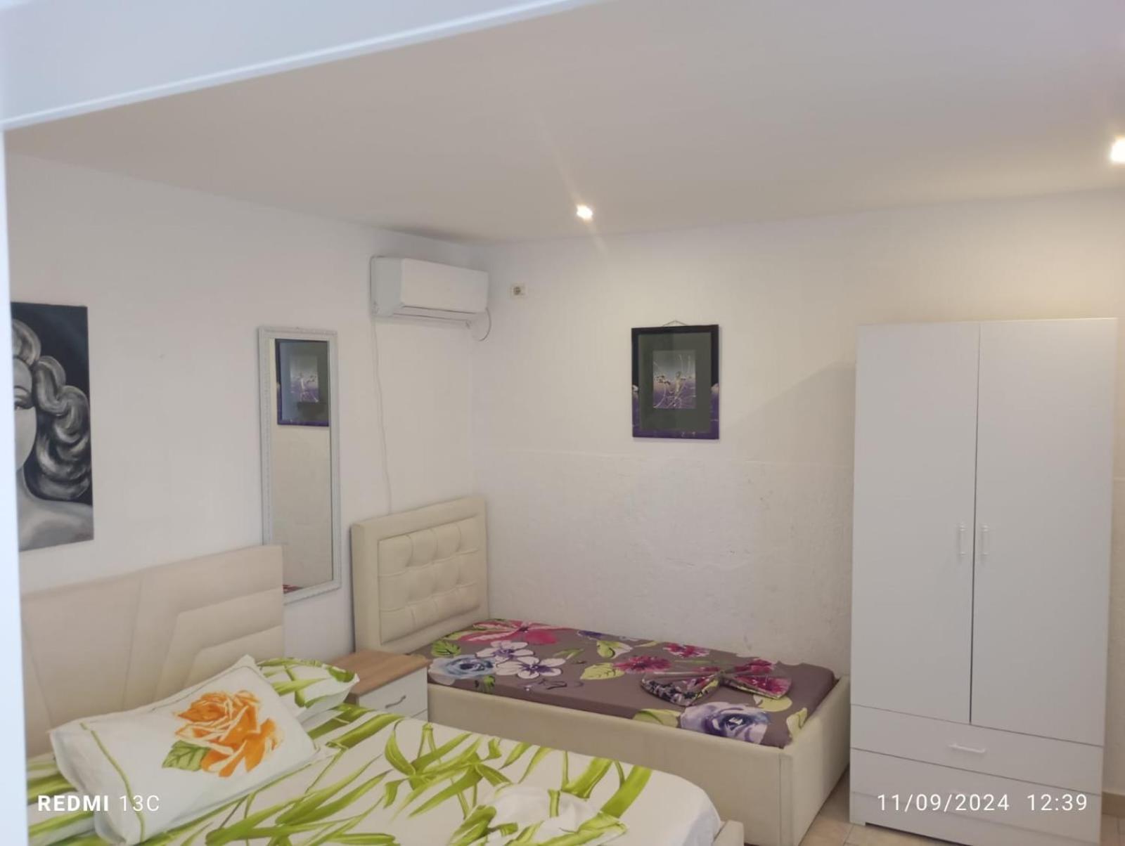 Durres Beach Rooms Екстер'єр фото